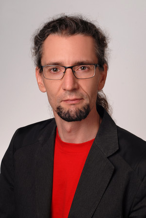 dr Dariusz Twaróg